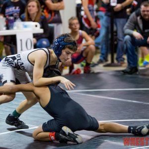 WrestlingWin-3022.jpg