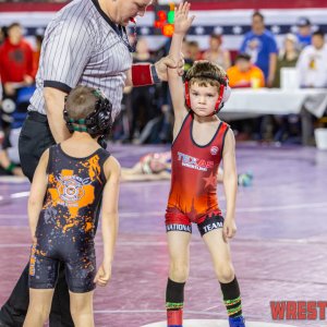 WrestlingWin-5800.jpg