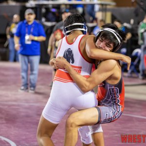 WrestlingWin-6103.jpg