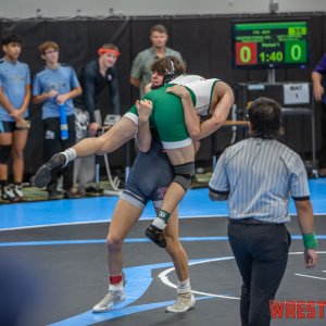 WrestlingWin-1725.jpg