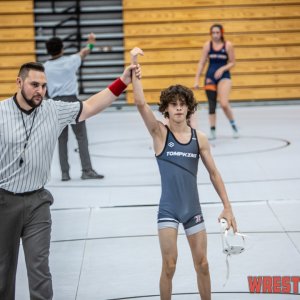 WrestlingWin-1684.jpg