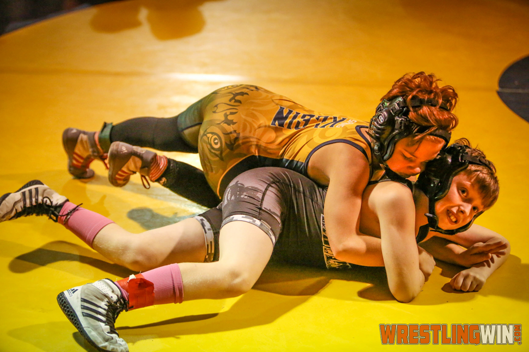 WrestlingWin-1723.jpg