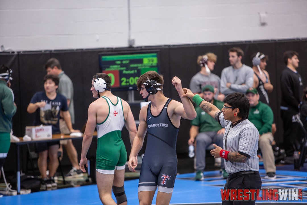 WrestlingWin-1753.jpg