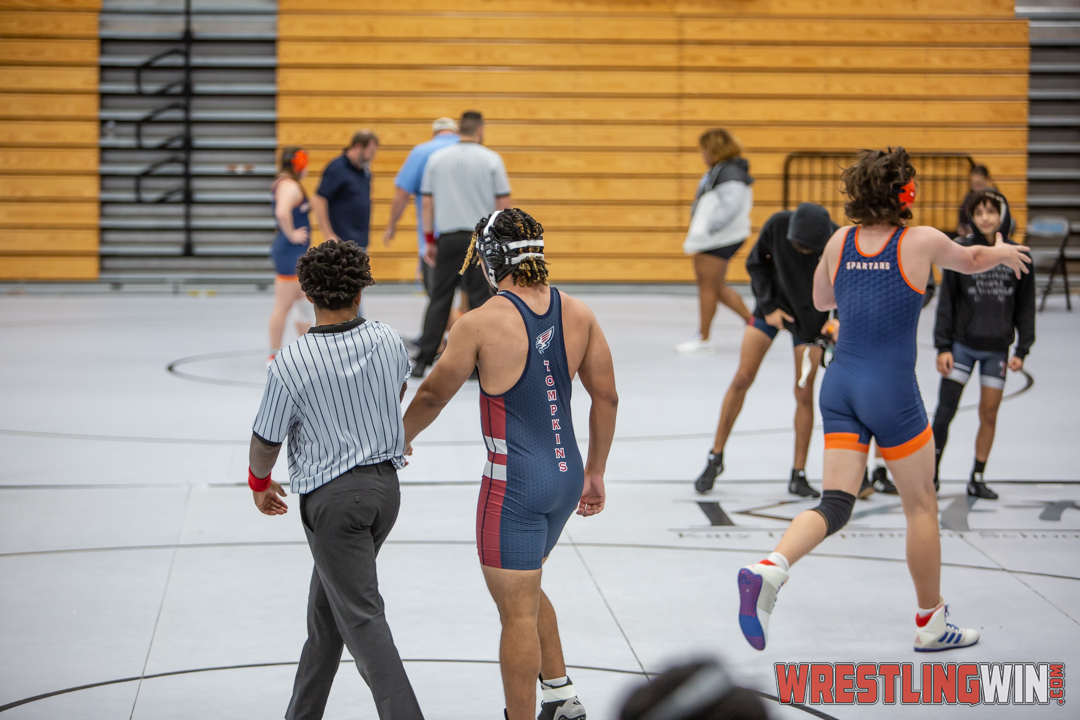 WrestlingWin-1770.jpg