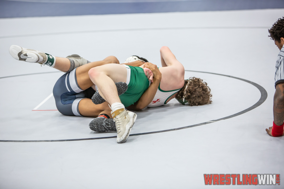 WrestlingWin-1825.jpg