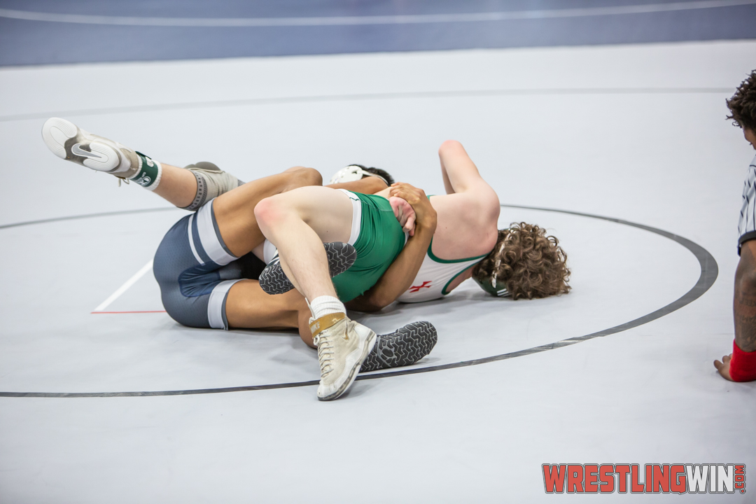 WrestlingWin-1826.jpg