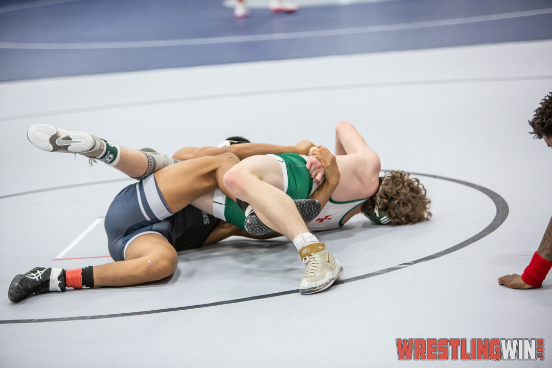 WrestlingWin-1827.jpg