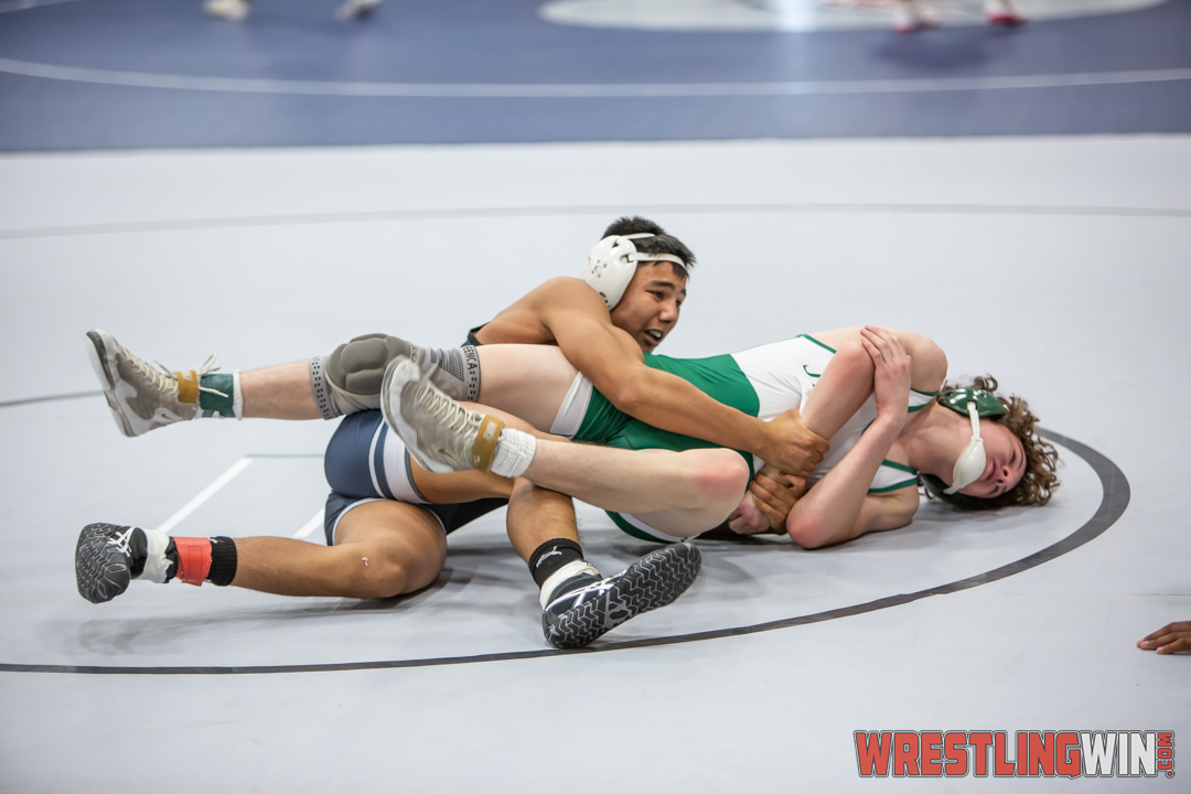 WrestlingWin-1828.jpg