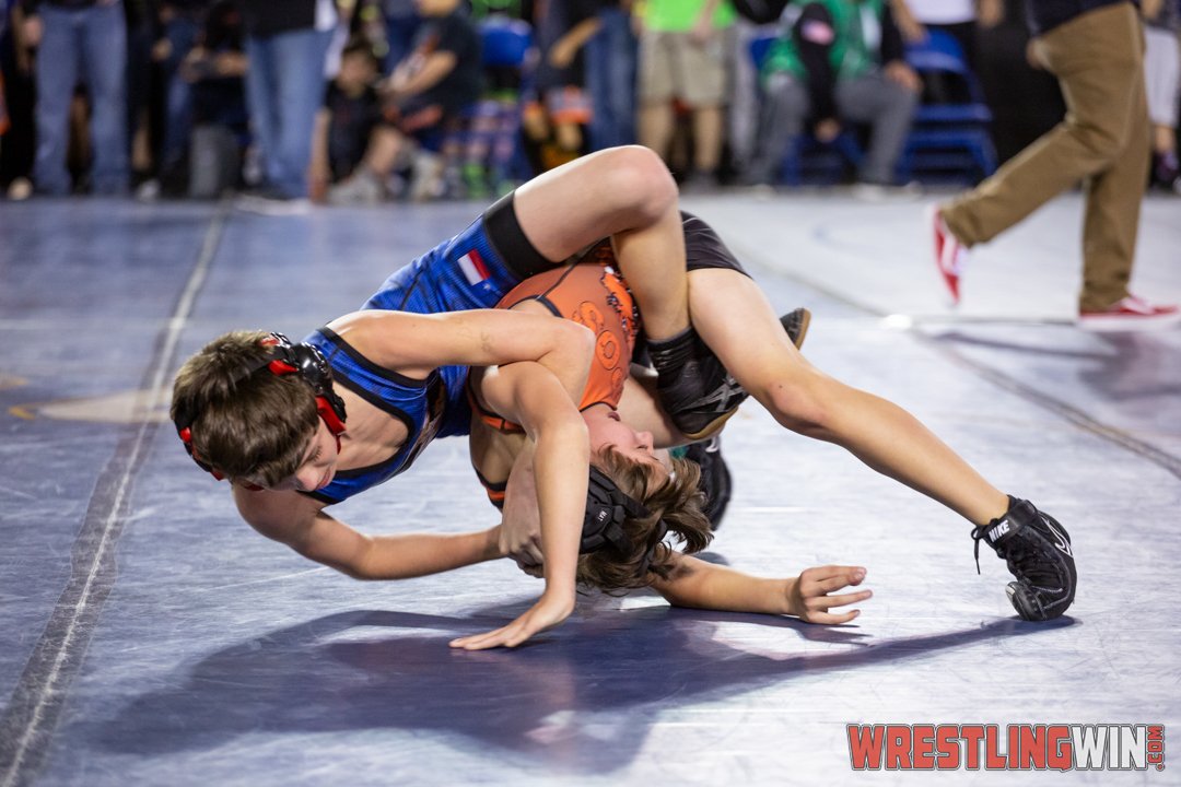 WrestlingWin-2036.jpg