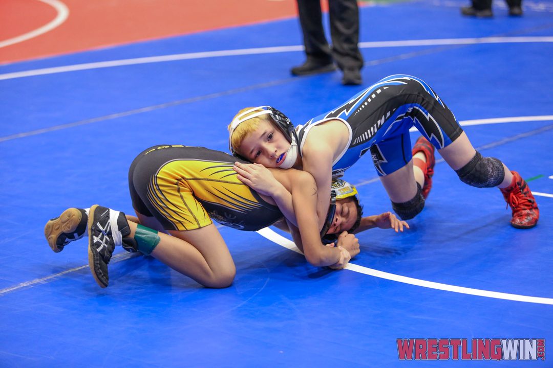 WrestlingWin-2352.jpg