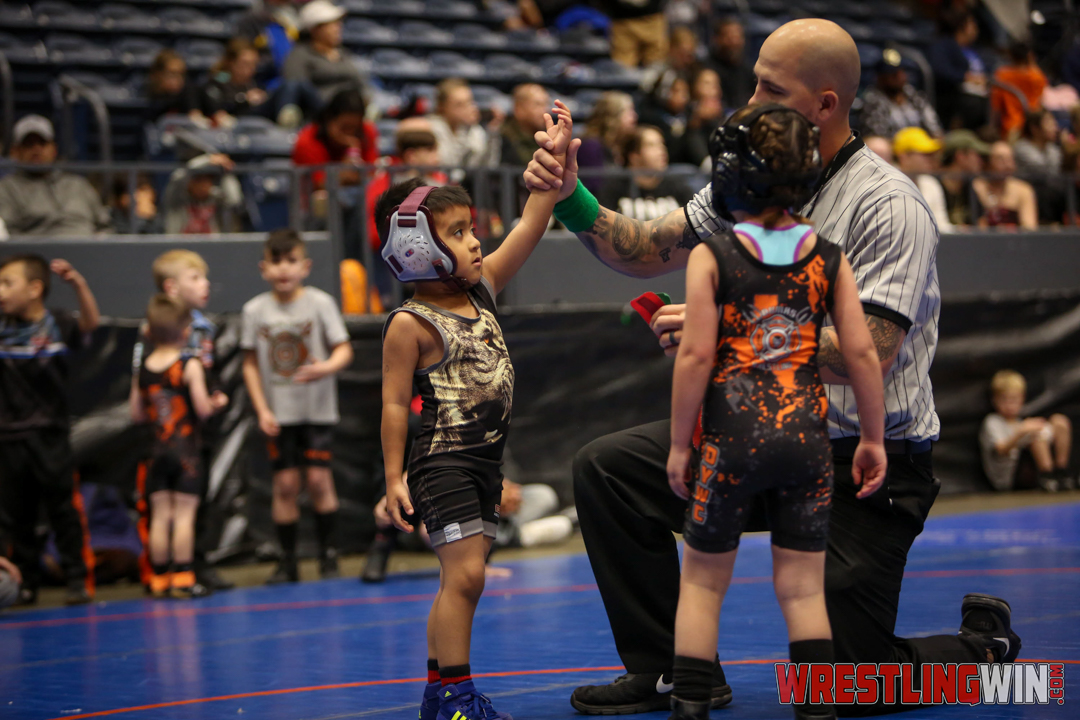 WrestlingWin-2805.jpg