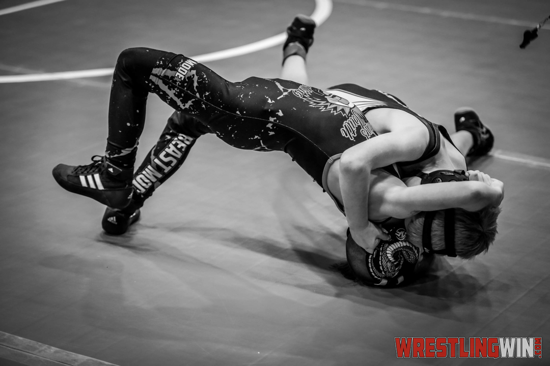 WrestlingWin-2817.jpg