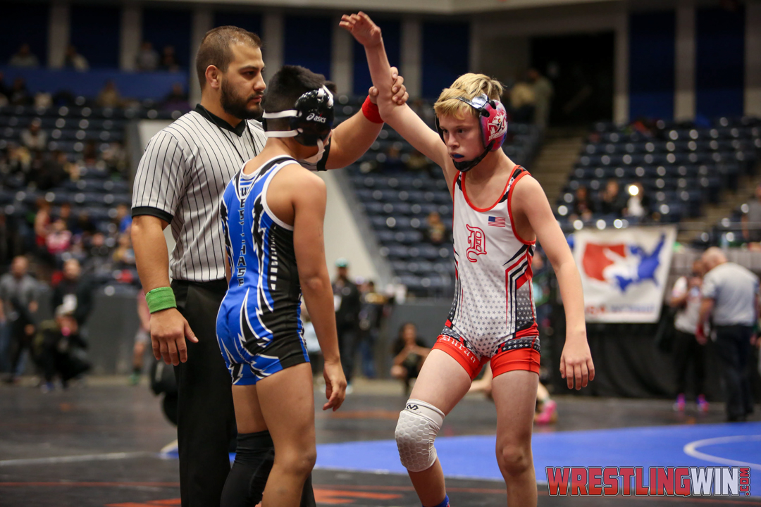 WrestlingWin-2910.jpg