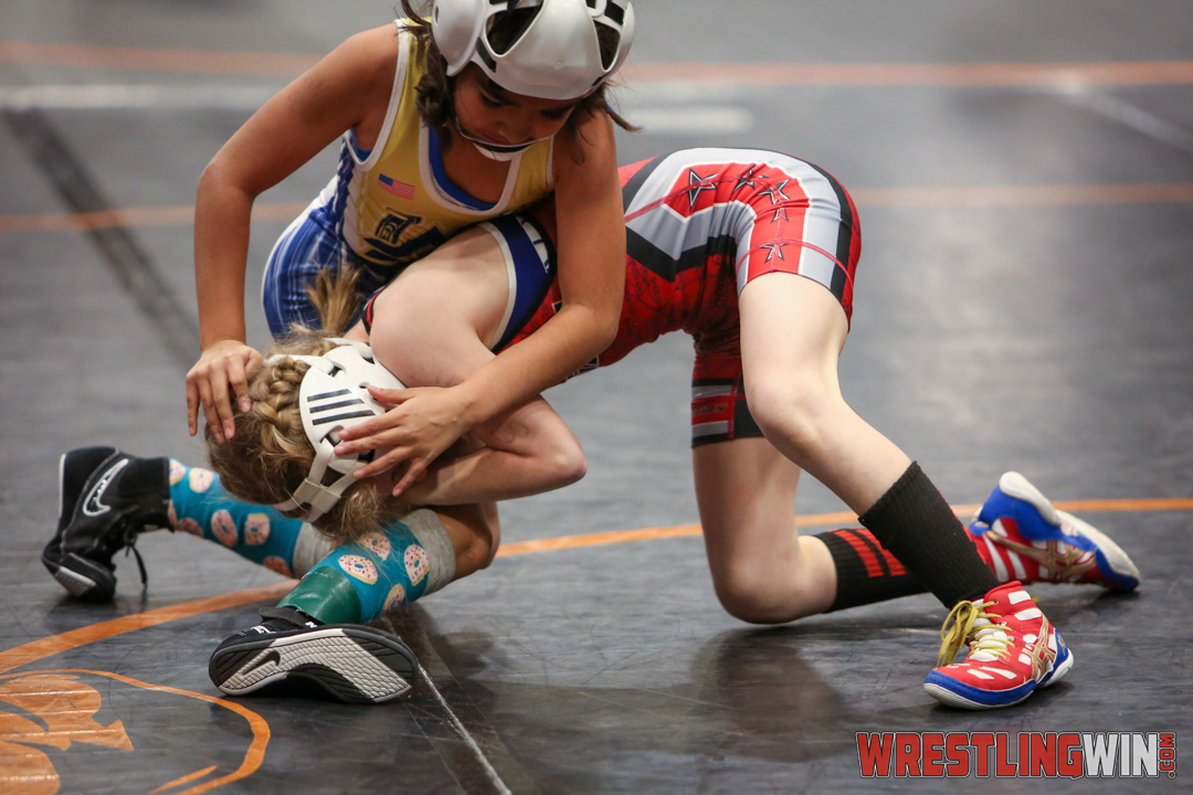 WrestlingWin-3042.jpg