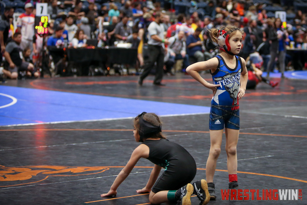 WrestlingWin-3122.jpg