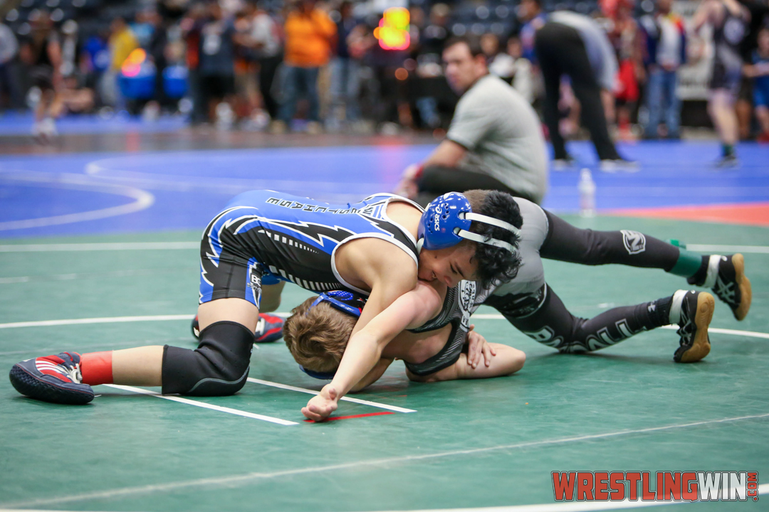 WrestlingWin-3402.jpg