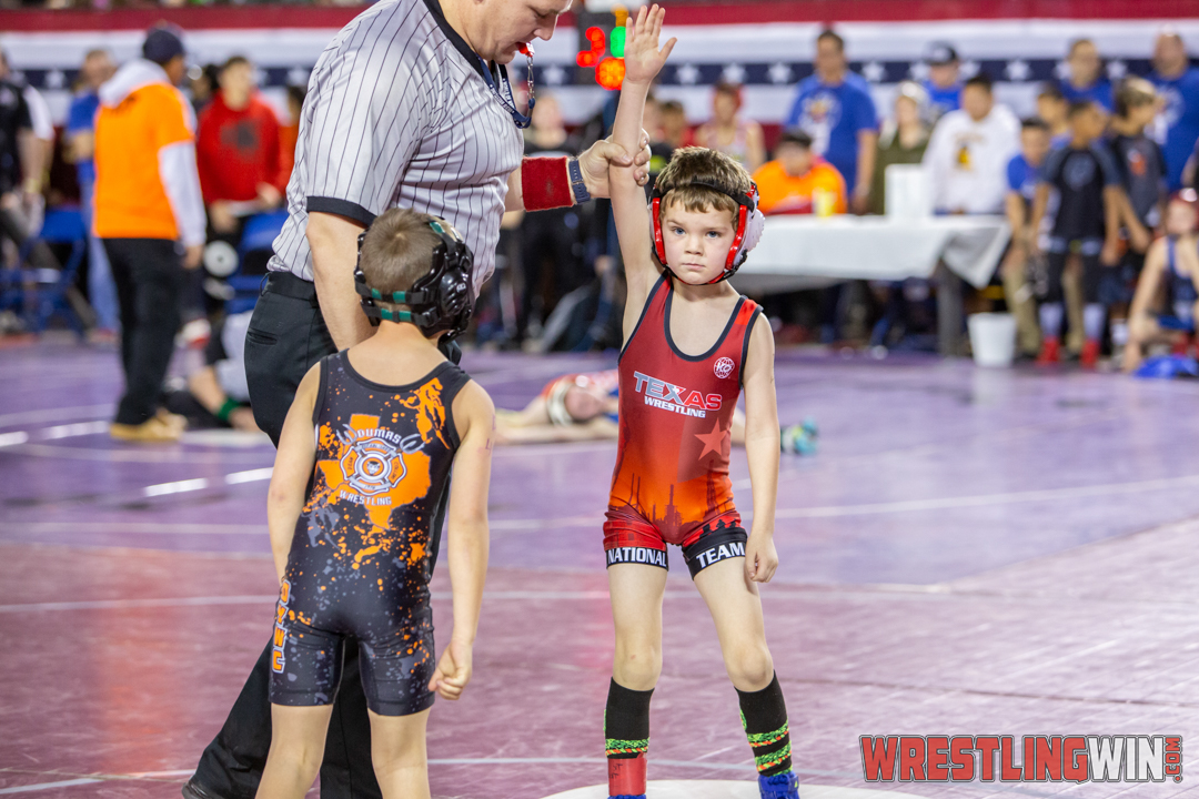 WrestlingWin-5800.jpg