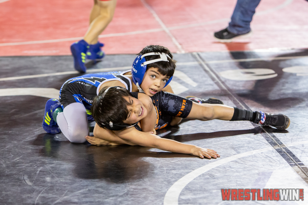 WrestlingWin-5873.jpg