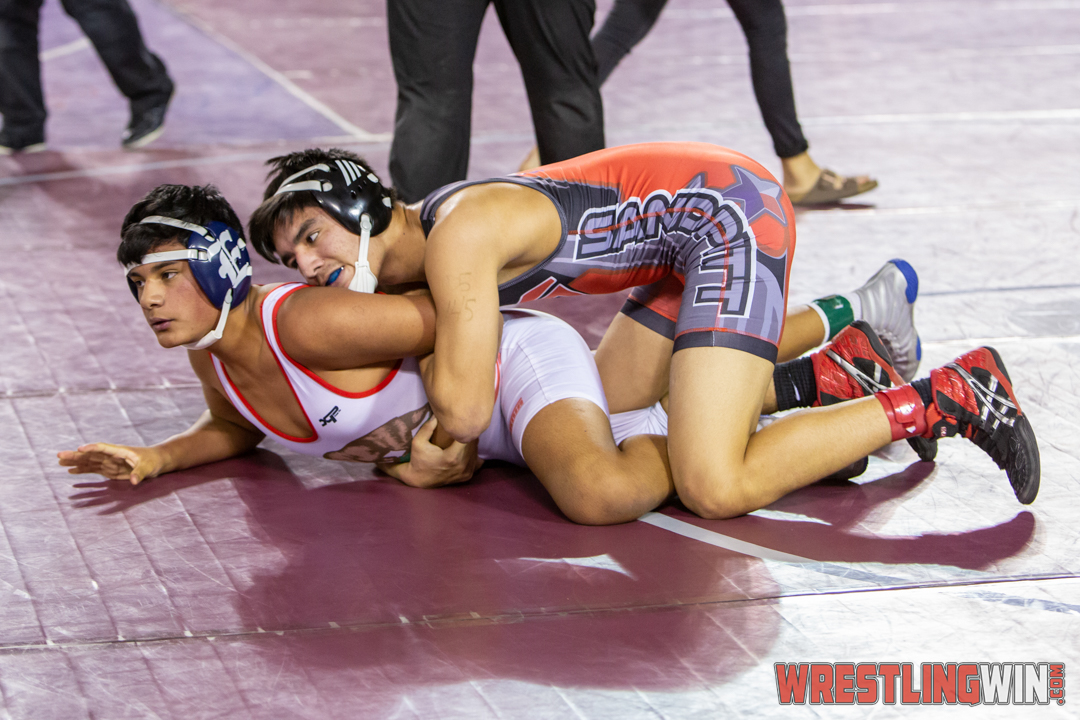 WrestlingWin-6102.jpg